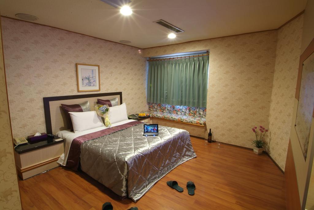 Left Bank Hotel Hsinchu Luaran gambar