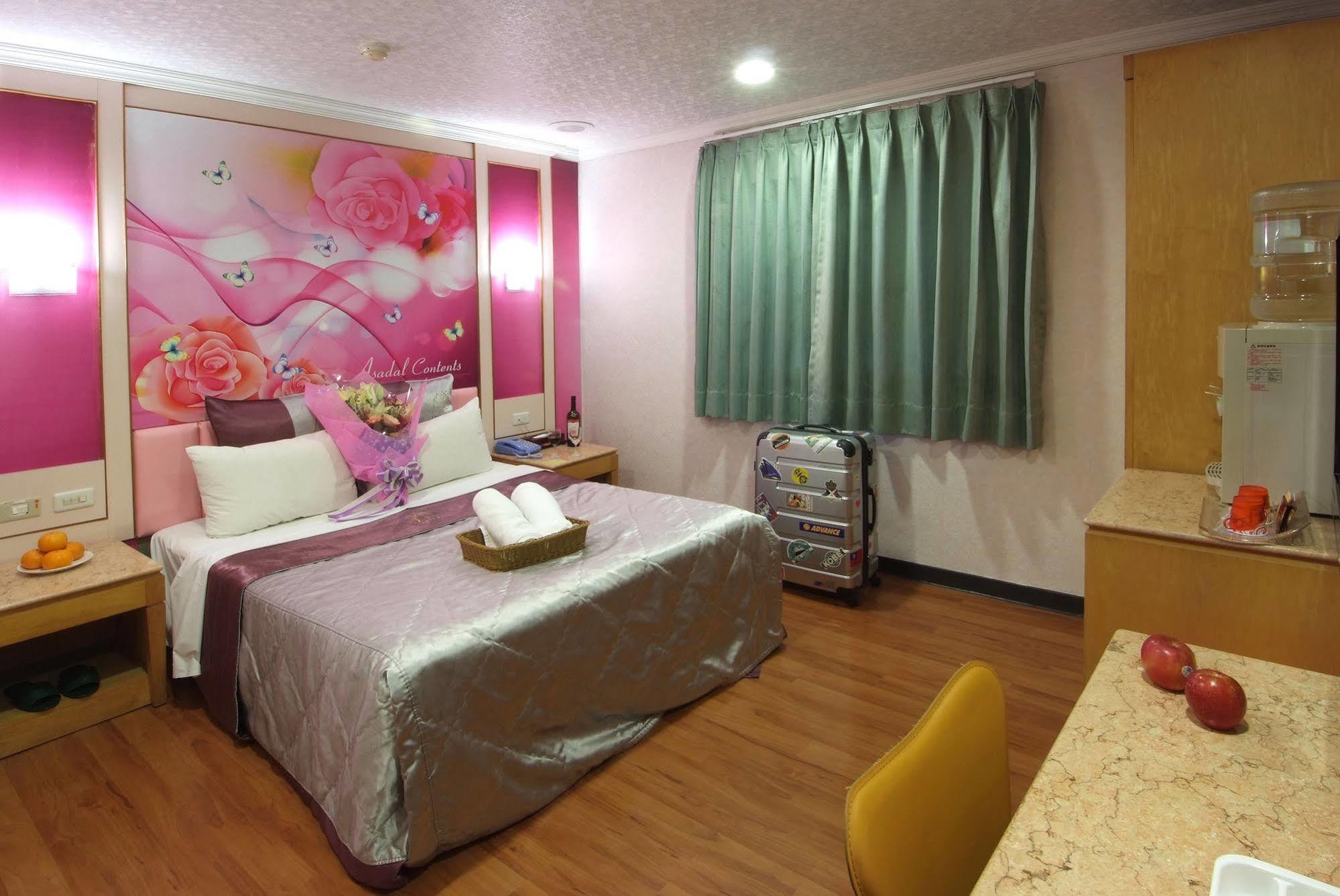 Left Bank Hotel Hsinchu Luaran gambar